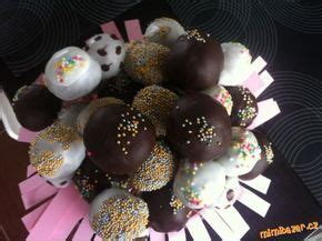 Príprava cake pops z rozdrobeného korpusu