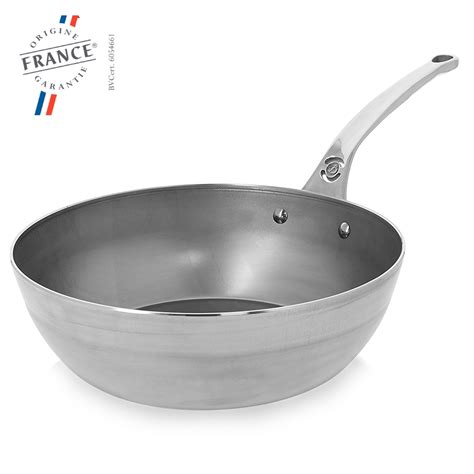 Detail panvice de Buyer Mineral B Element 24 cm s ergonomickou rukoväťou