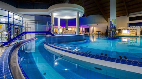 Reštaurácia Wellness Hotela Patince s letnou terasou