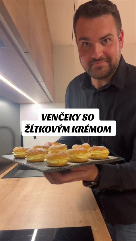 Zvyšky piškótového cesta v miske