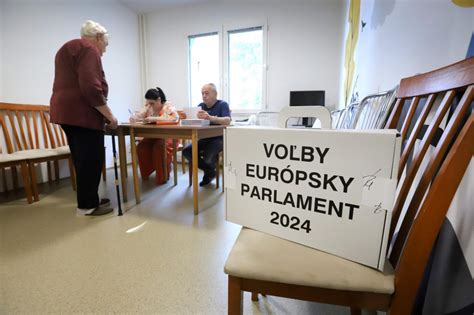 Volebná infografika výsledkov župných volieb 2013 v Banskej Bystrici