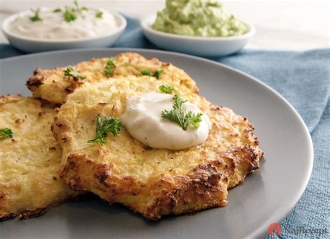 Karbanátky so syrom a paradajkami pečené v rúre