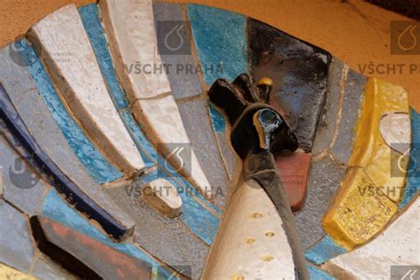Detail reliéfu na kostolnom zvone