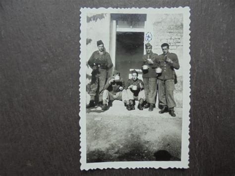 Dobové fotografie v interiéri Ventúrskej Klubovne