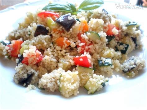 kuskus so sójovým mäsom a zeleninou