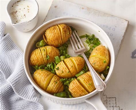 Hotové zemiaky Hasselback ako príloha