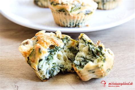Špenátové muffiny s nivou v papierových košíčkoch