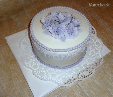 Torta na diamantovú svadbu s kvetinovými dekoráciami