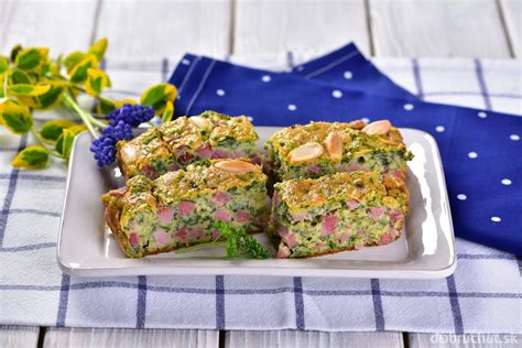Veľkonočná plnka podávaná s jarnou zeleninou