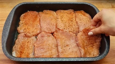 Bravčové karé s dusenou cibuľou a slaninou