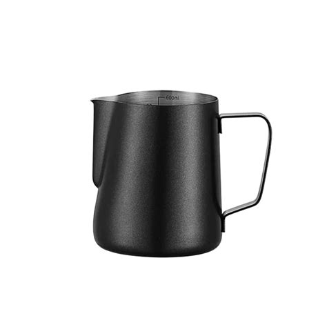 Šľahanie mlieka na latte macchiato