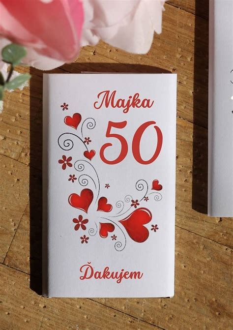 Dvadsiatnik na oslave s tortou