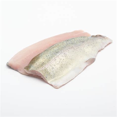 Čerstvý lososový filet s kožou