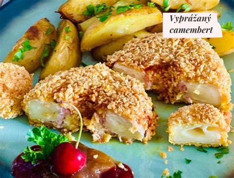 Vyprážaný camembert s brusnicovým kompótom