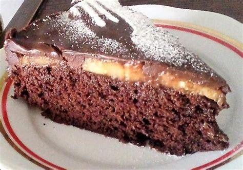 Čokoládová torta s banánmi
