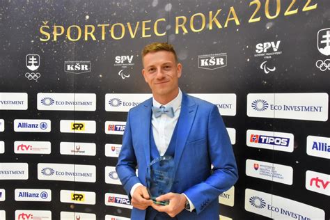 Športovec s proteinovým nápojom