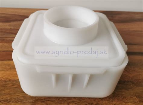 Syrárska forma s čerstvou syreninou