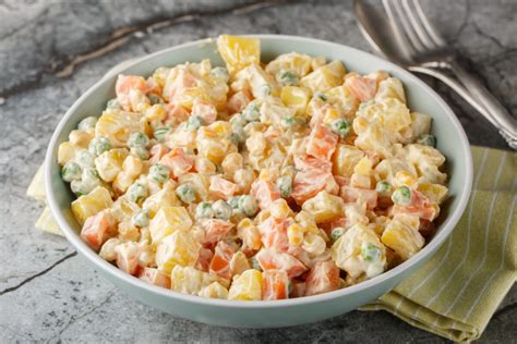 Ilustrácia rôznych dezertov s kondenzovaným mliekom