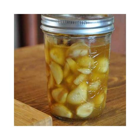 Ilustrácia cesnaku a jeho aromatické vlastnosti