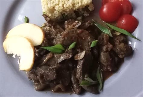 Servírovaná morčacia pečeň s prílohou