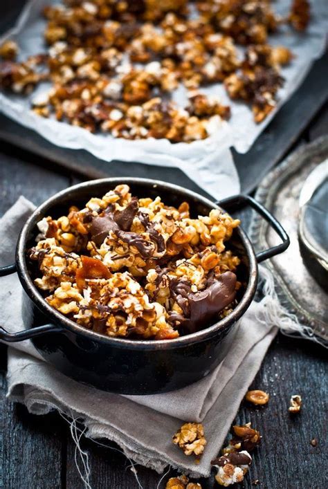 Karamelový popcorn s čokoládou