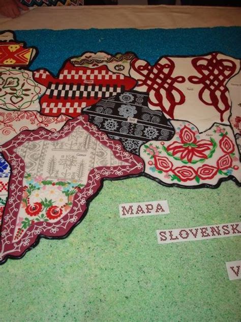Ukážka jedlej tlače na torte s motívom slovenskej výšivky