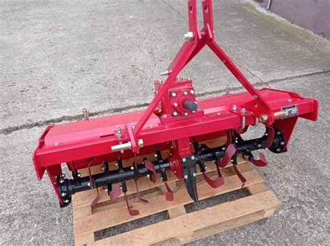 Rôzne poľnohospodárske náradie za traktor