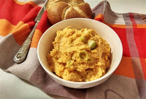 Pikantná bryndzová nátierka s chilli a paprikou