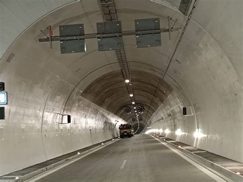 Svietiaci tunel ako symbol nádeje