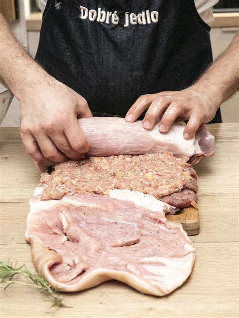 Zobrazenie správne vychladnutého korpusu pred krájaním
