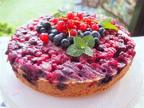 Torta Ježko bez cukru s čerstvým ovocím