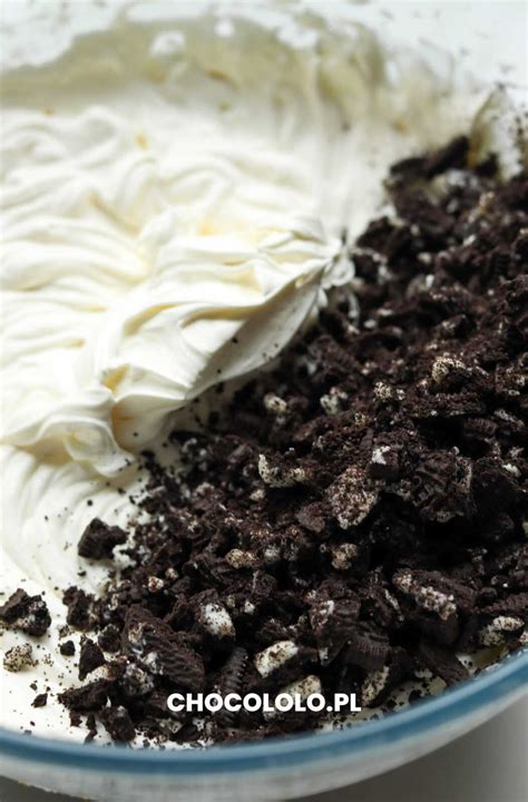 Pečenie čokoládového korpusu na Oreo tortu