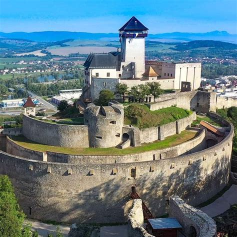 Hrad Beckov z vtáčej perspektívy