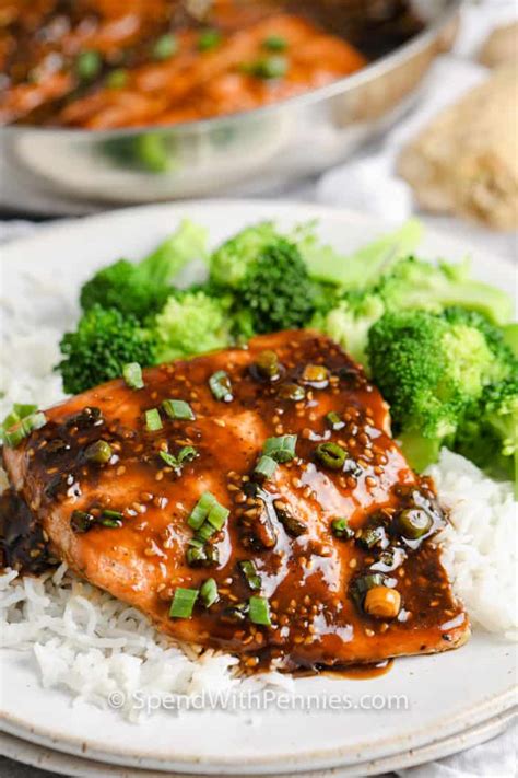 Teriyaki losos s ryžou a zeleninou