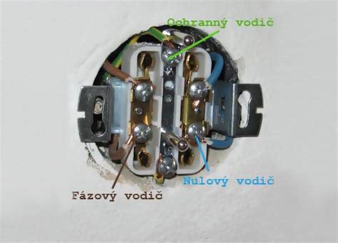 Návod na výmenu žiarovky v rúre