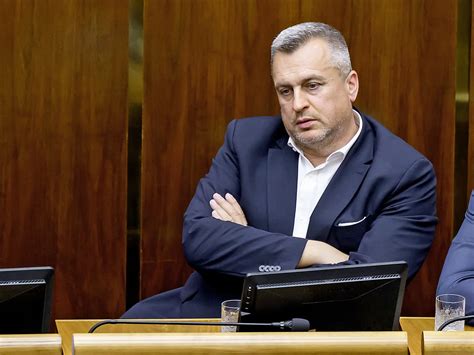 Andrej Danko počas návštevy v moskovskom obchode s potravinami