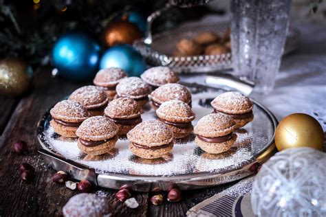 Vianočné pečivo - plnené oriešky