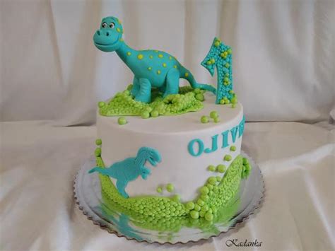 Torta s motívom dinosaurov
