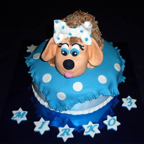 Torta ozdobená postavičkou psa