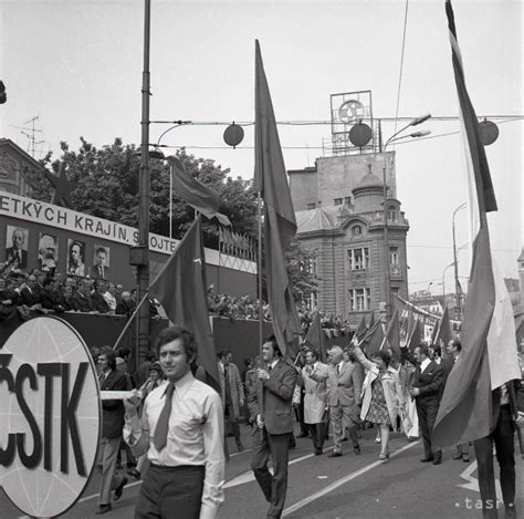 Fotografie študentských brigád za socializmu