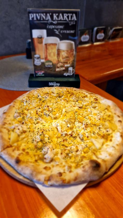Rôzne druhy pizze v Bistro Spartak