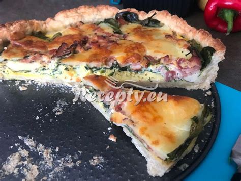 Hotový špenátový quiche so slaninou