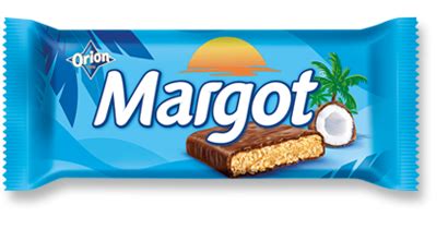 Vrstvenie krému a nastrúhaná Margot čokoláda