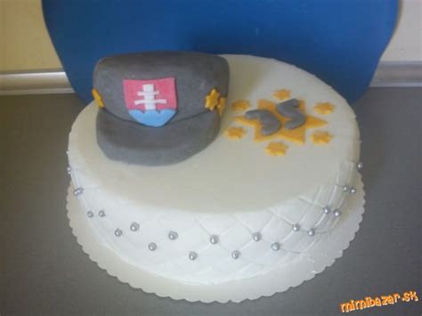 Torta s promočnou čiapkou a diplomom