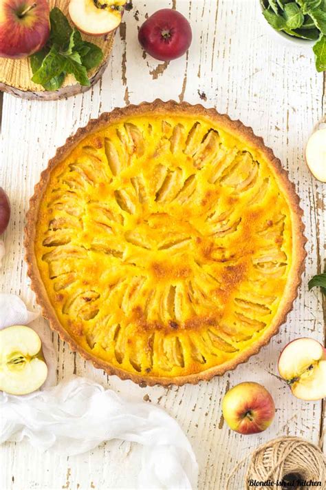 Jablkový tart s pudingom a plátkami jabĺk