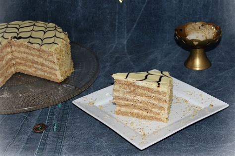 Esterházy torta so špirálovým zdobením