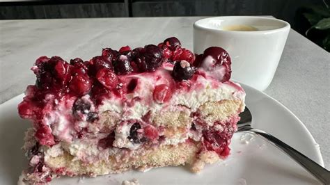 Ovocné tiramisu s lesným ovocím