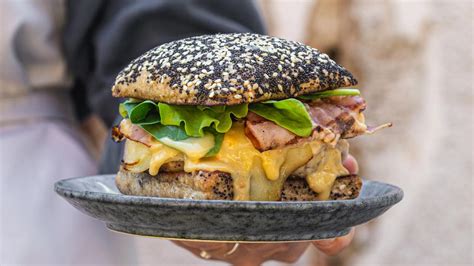 Rôzne druhy omáčok na burger