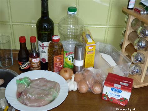 Základné ingrediencie na kuracie kúsky so šípkovou omáčkou