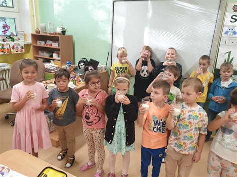 Produktové foto telového mlieka s kozou srvátkou
